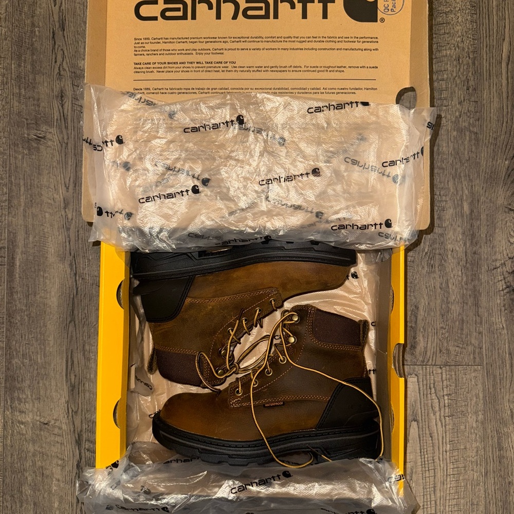 Carhartt Women’s ironwood 6” Waterproof soft toe work boot NWT size 6